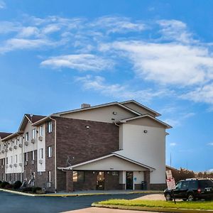 American Inn & Suites Metro Airport